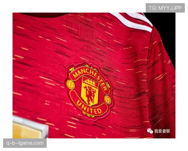 上海海港新战袍点燃斗志,红色战袍助力球队状态回升迎战新赛季 上海海港新战袍点燃斗志,红色战袍助力球队状态回升迎战新赛季