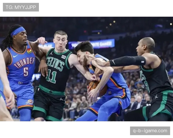 霍姆格伦挡拆拉开空间 对位中锋难封堵比新秀期更稳